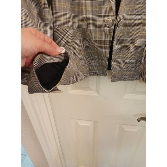 Women's White house Black market plaid Blazer W/ Pockets Size 12 - Picture 5 of 12